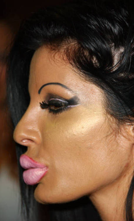 &ldquo;Monster&rdquo; Smile (16 pics)