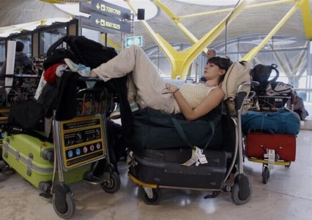 People Sleeping Everywhere (40 pics)