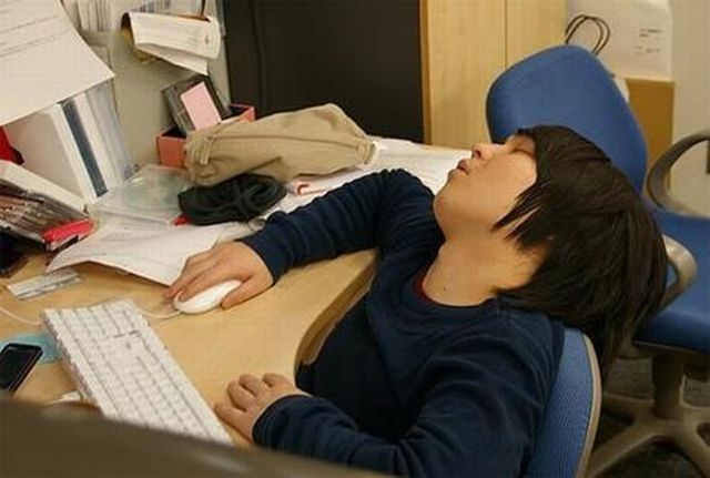 People Sleeping Everywhere (40 pics)