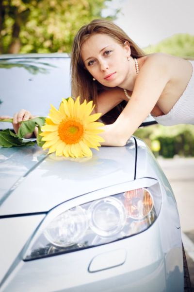 Russian Ladies and Cars (46 pics)