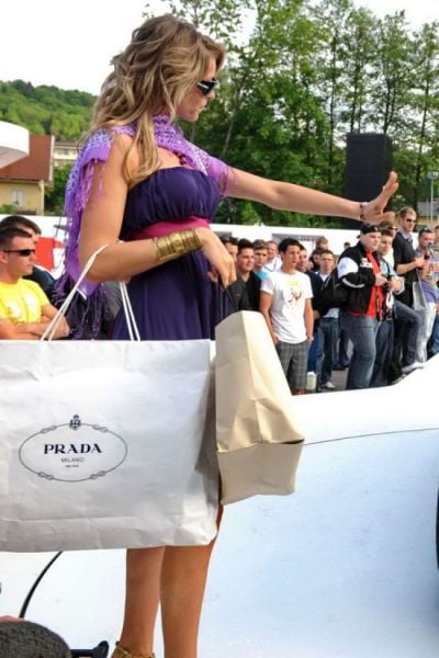 Babes at the 2010 Wörthersee GTI Festival (29 pics)