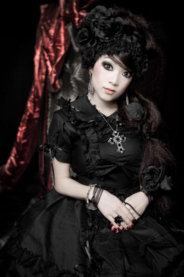 VampBeauty’s Masks and Reincarnations (38 pics)