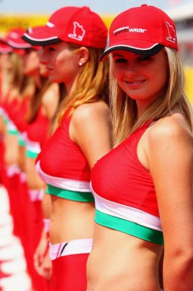 F-1 Sexy Pit Babes (57 pics)