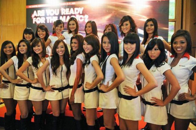 F-1 Sexy Pit Babes (57 pics)