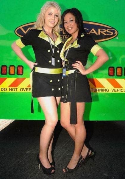 F-1 Sexy Pit Babes (57 pics)