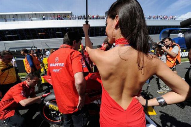 F-1 Sexy Pit Babes (57 pics)