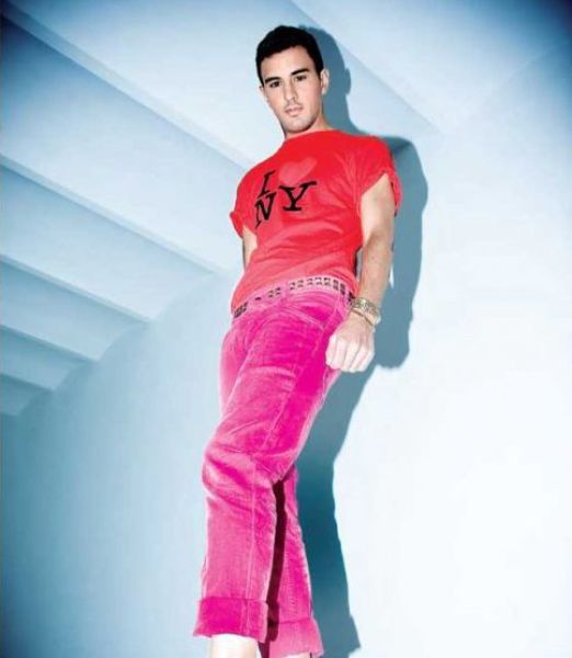 This Man Has a Good Taste in Women’s Shoes (16 pics)