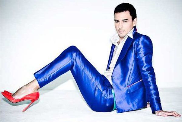 This Man Has a Good Taste in Women’s Shoes (16 pics)