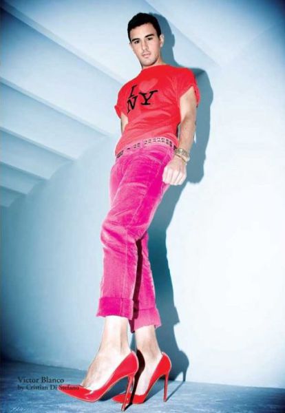 This Man Has a Good Taste in Women’s Shoes (16 pics)