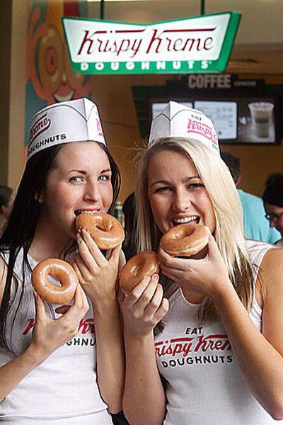 Donuts and Girls &ndash; What More to Ask! (33 pics)