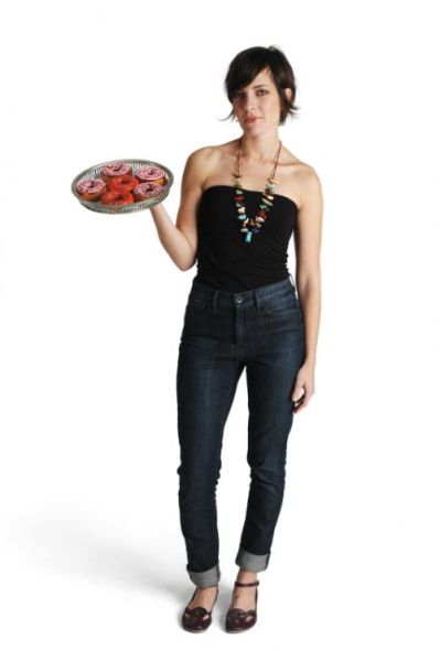 Donuts and Girls &ndash; What More to Ask! (33 pics)