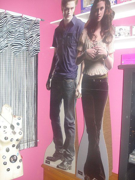 Twilight Fans with Creepy Twilight-Themed Bedrooms (28 pics)