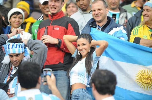 Female World Cup Fans (74 pics)