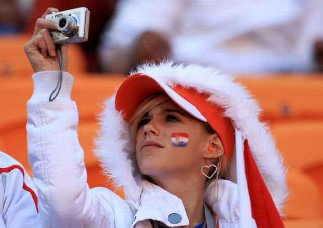 Female World Cup Fans (74 pics)