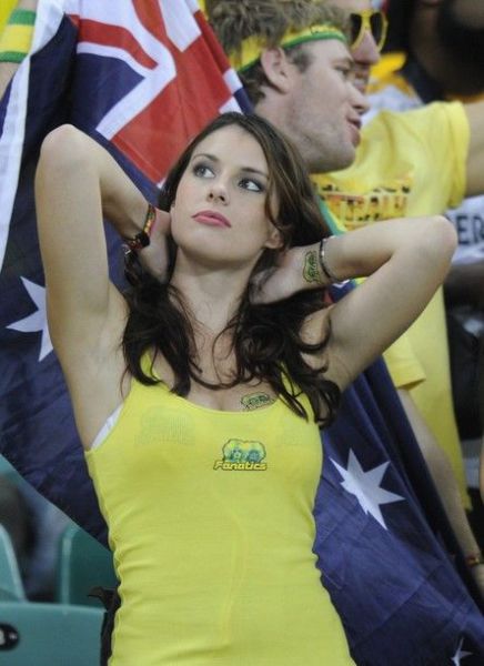 Female World Cup Fans (74 pics)