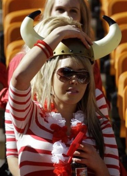 Female World Cup Fans (74 pics)