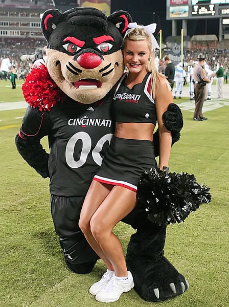 The Best Cheerleader of the Last Week (22 pics)