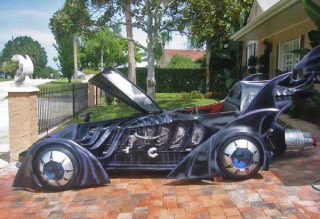 Epic Cars for Batman Fans (17 pics) Epic Cars for Batman Fans (17 pics)