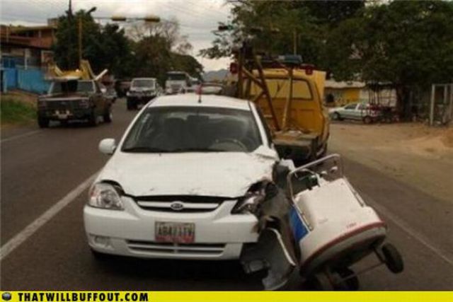 Cars in Hilarious and Weird Situations (83 pics)