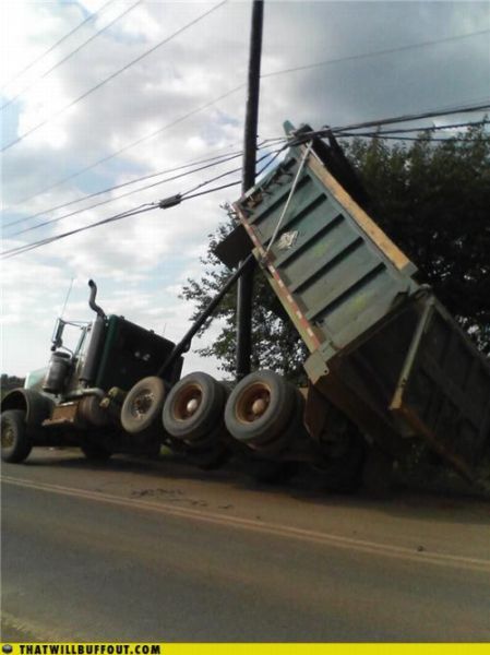 Cars in Hilarious and Weird Situations (83 pics)