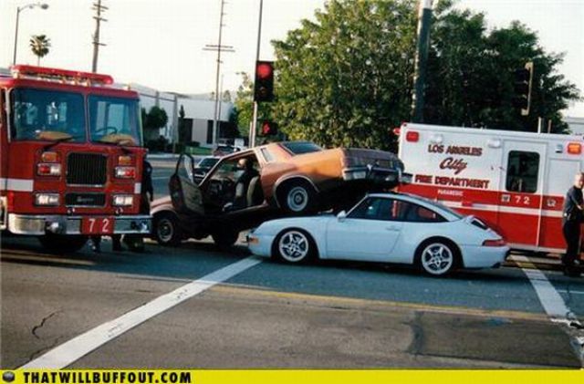 Cars in Hilarious and Weird Situations (83 pics)