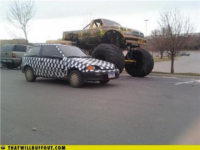 Cars in Hilarious and Weird Situations (83 pics)