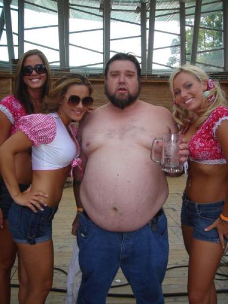 Best Beer Bellies (25 pics)