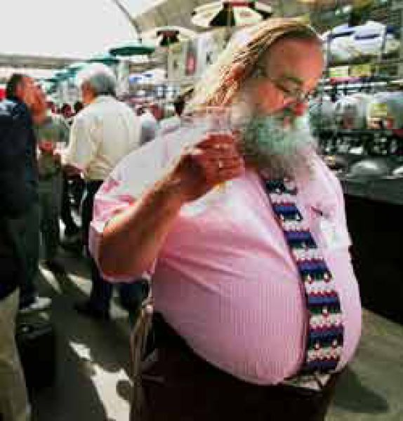 Best Beer Bellies (25 pics)