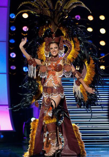 National Costumes at Miss Universe 2010. Part 2 (21 pics)