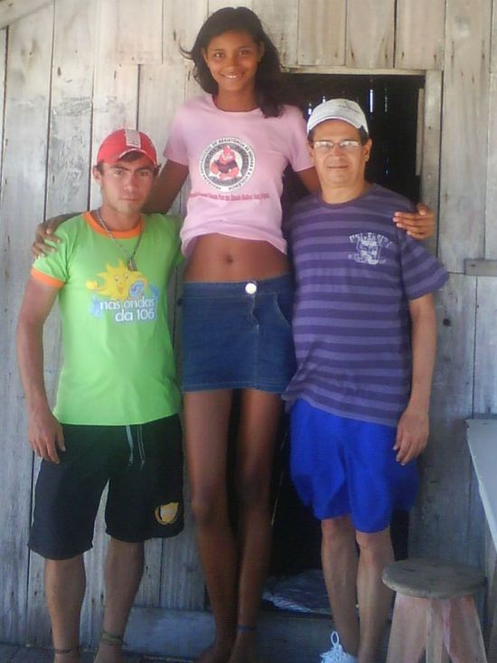 Tallest Teenager (7 pics)