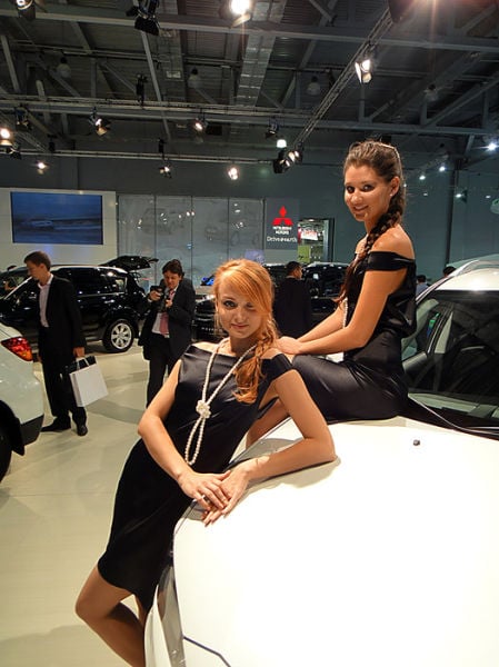 Russian Girls at a Car Show (51 pics)