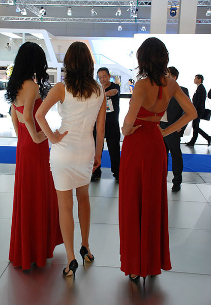 Russian Girls at a Car Show (51 pics)