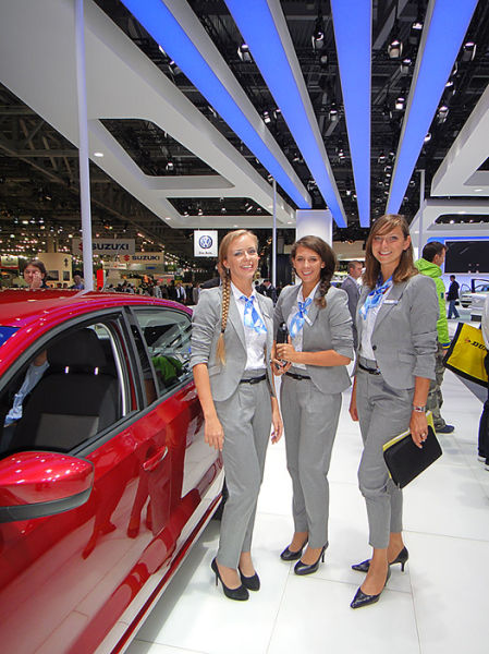 Russian Girls at a Car Show (51 pics)