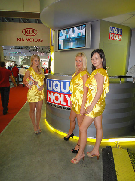 Russian Girls at a Car Show (51 pics)