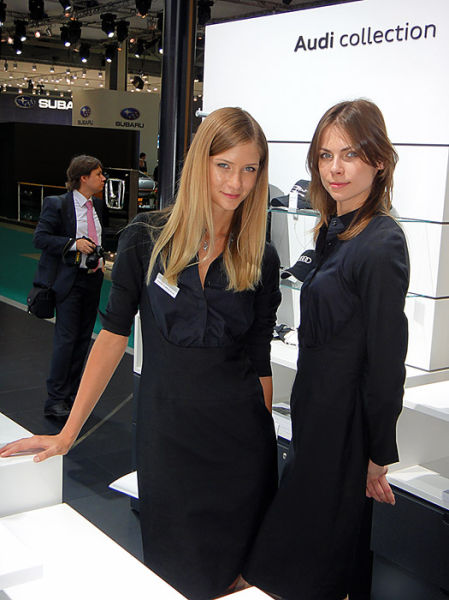 Russian Girls at a Car Show (51 pics)