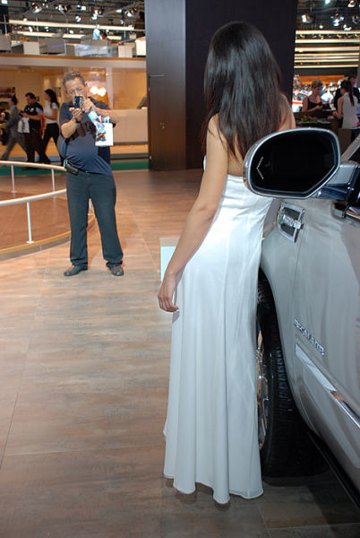 Russian Girls at a Car Show (51 pics)