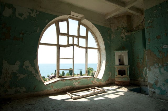 A Paradise That Became a Ghost Town (31 pics)