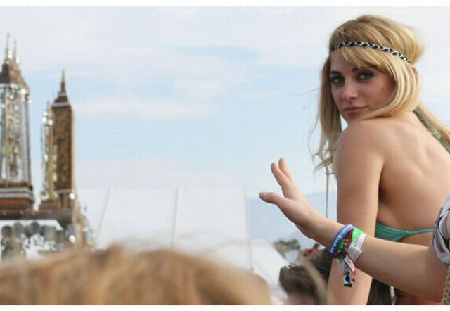 Summer Girls (79 pics)