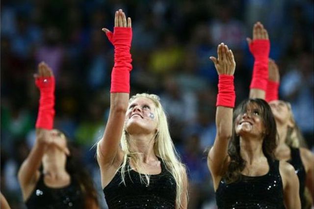 Some Fine Looking Cheerleaders (32 pics)