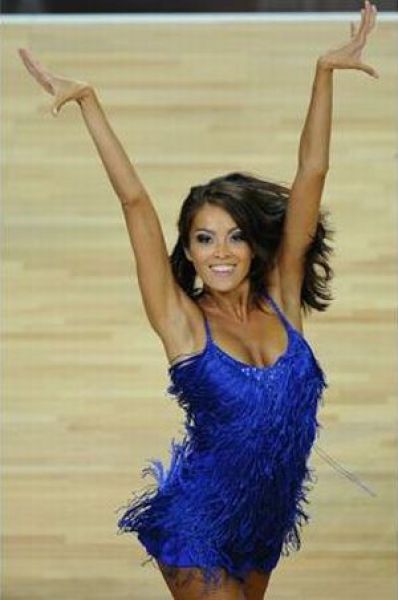 Some Fine Looking Cheerleaders (32 pics)