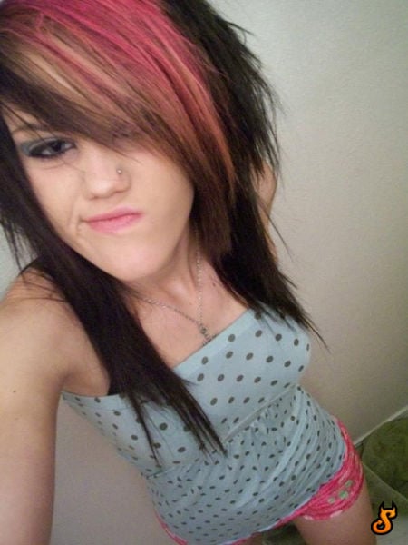 Emo Babes (71 pics)