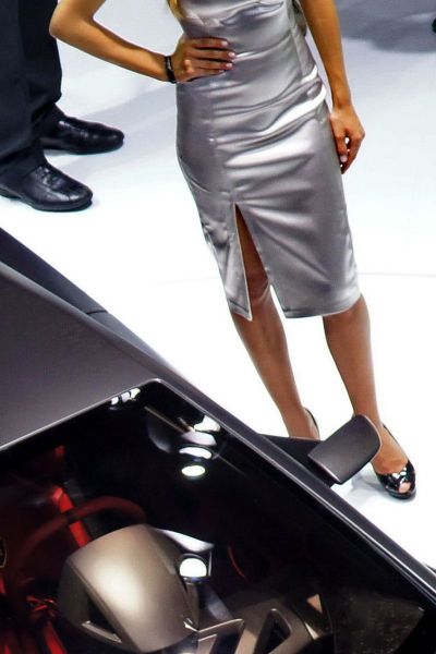 Girls from the 2010 Paris Motor Show (109 pics)