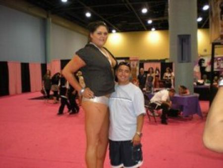 The Tallest Blonde in the World (19 pics)