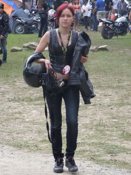 Lady Bikers in Russia (14 pics)