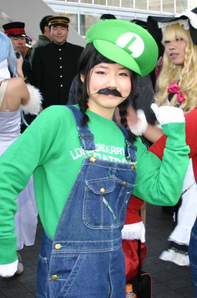 Sexy Cosplay Girls from Comiket