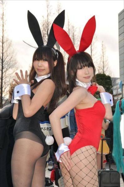 Sexy Cosplay Girls from Comiket