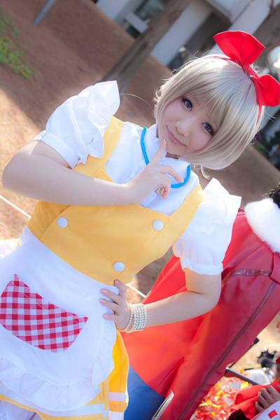 Sexy Cosplay Girls from Comiket