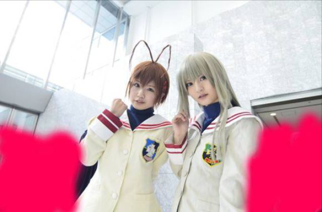 Sexy Cosplay Girls from Comiket