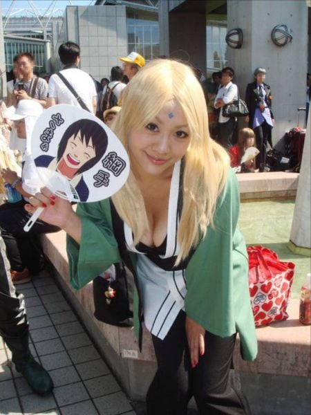 Sexy Cosplay Girls from Comiket