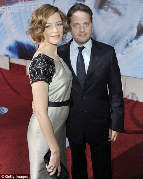 Eye on Stars: Rihanna Likes To Be Tied Up And Spanked, Donald Trump To Be A Grandfather Again And Other Hollywood News